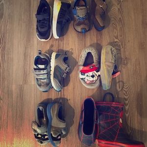 Bundle of great condition toddler size 8 shoes